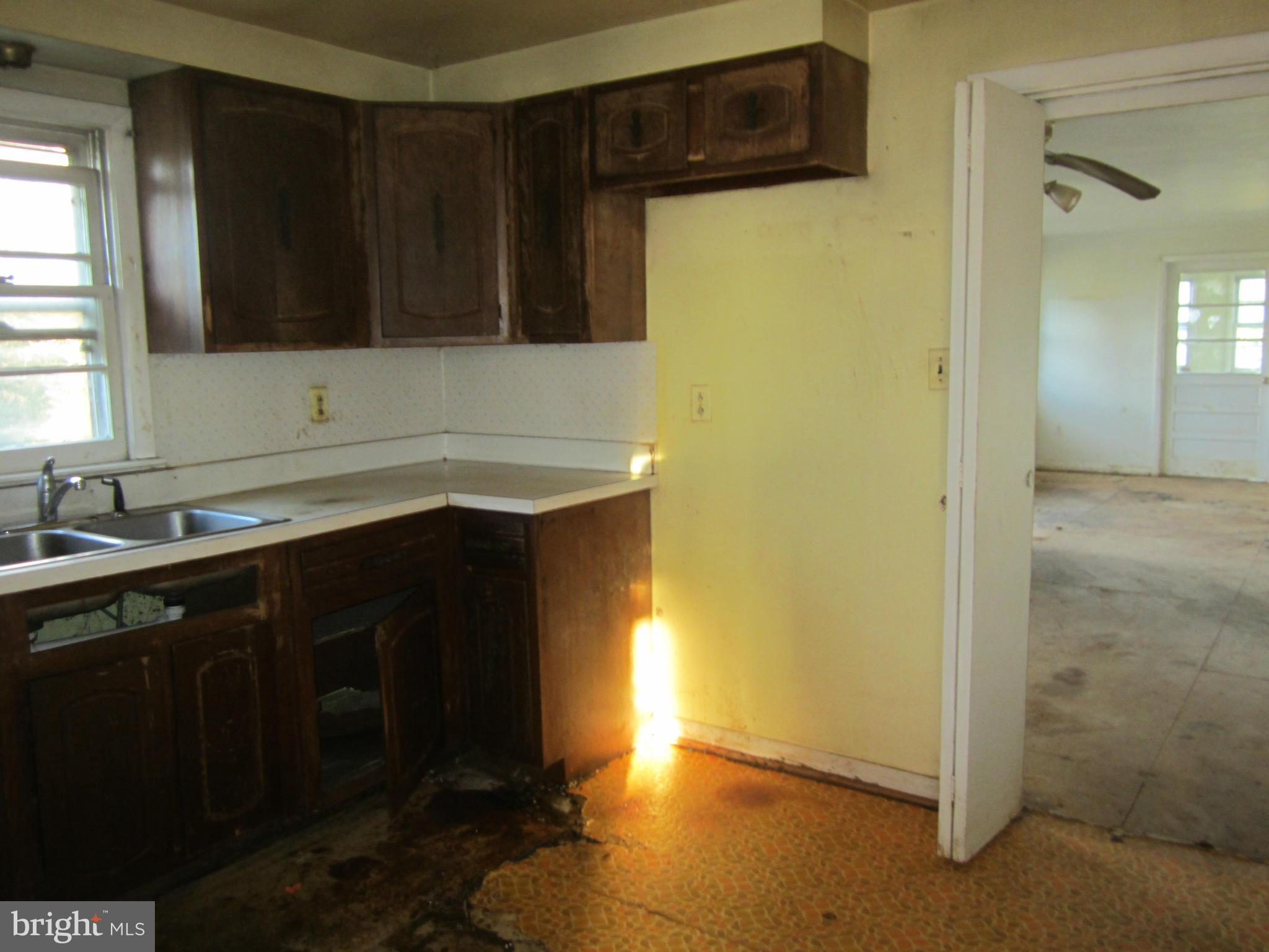 5990 Hallowing Point Road Prince Frederick, MD 20678 - Photo 10 of 19 Kitchen