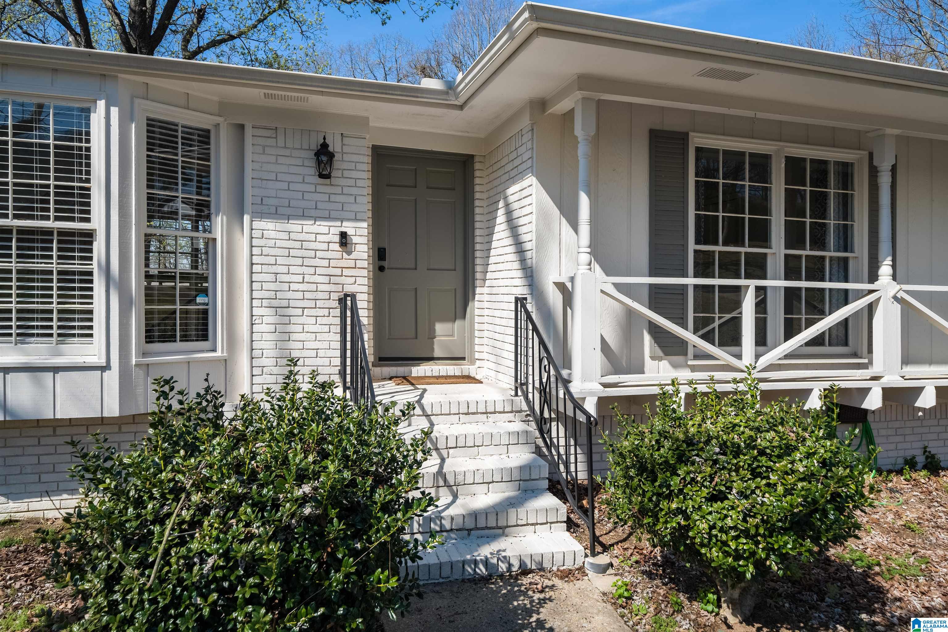 828 Rockingham Road Birmingham, AL 35235 - Photo 4 of 28