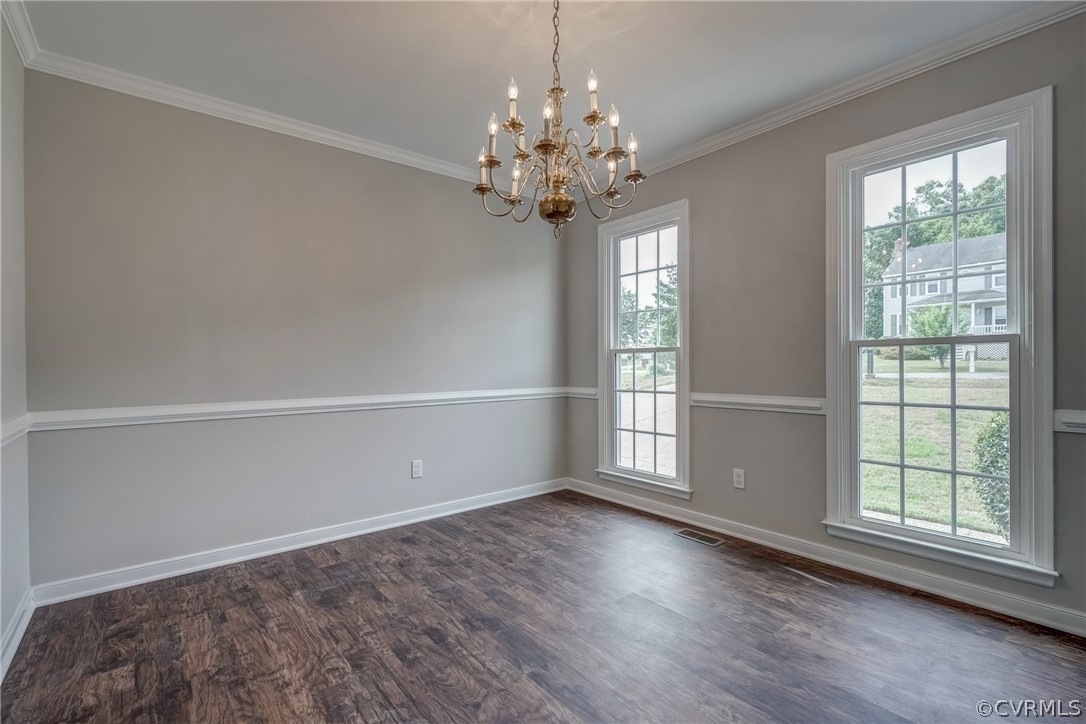 5300 Gatebridge Road Richmond, VA 23234 - Photo 10 of 45 Chair rail, Crown molding, New Front facing window