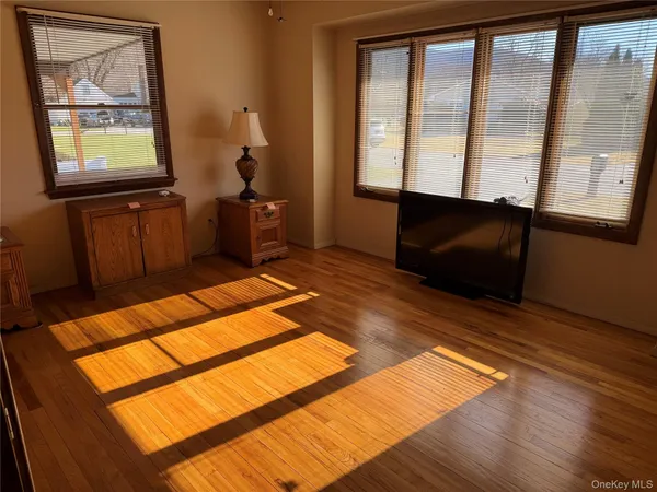 $465,000 | 6 Bogardus Road, Fishkill, NY 12524