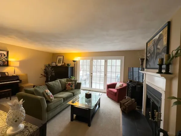 $3,500 | 55 West Street, Unit 7, Medfield, MA 02052
