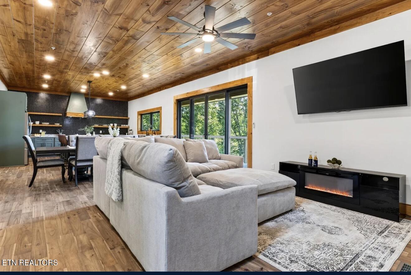 1950 Spurling Road Sevierville, TN 37862 - Photo 6 of 29 IMG_4399