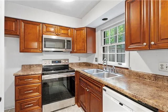 $225,000 | 45 Glenald Way Northwest, Atlanta, GA 30327