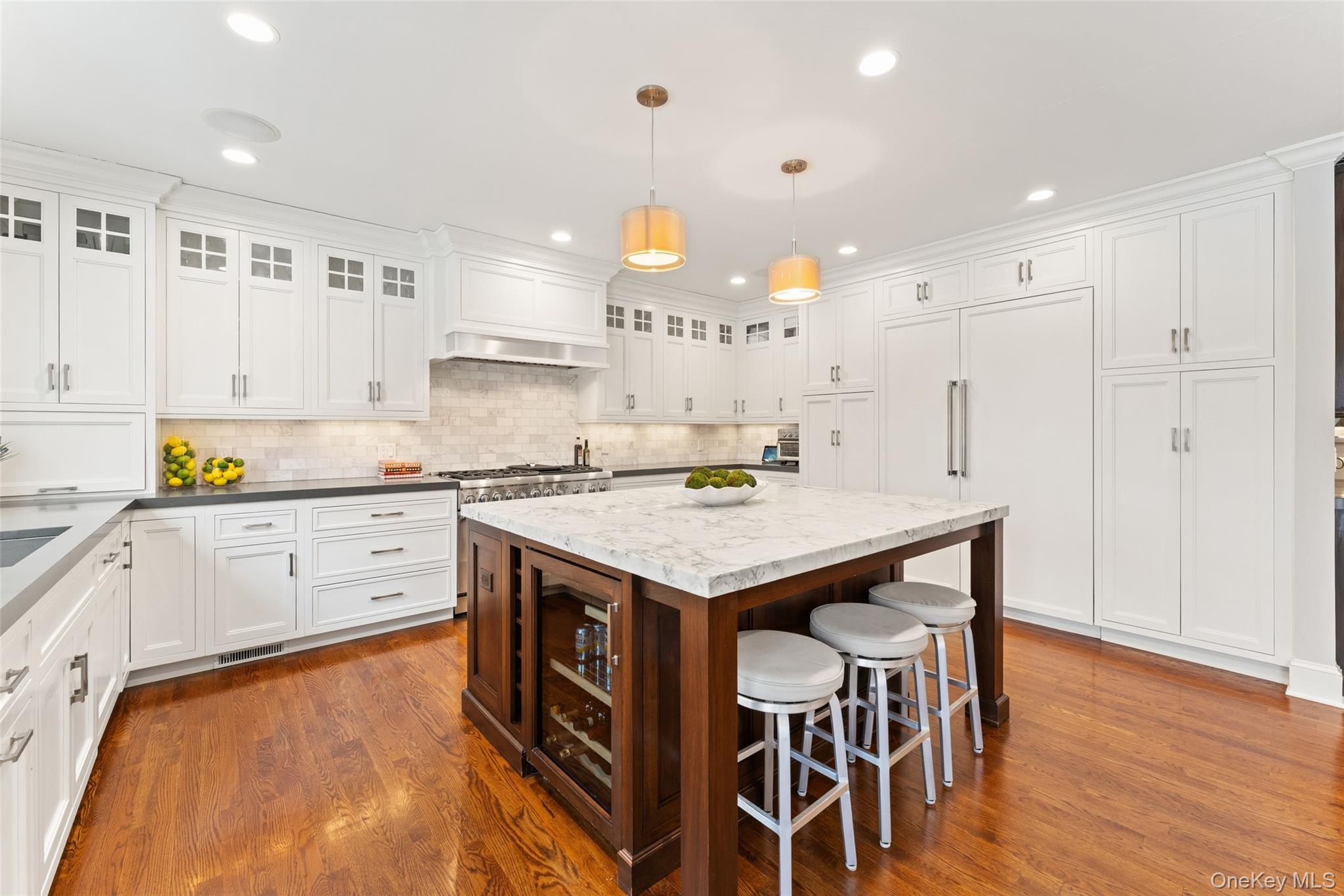 326 Heathcote Road Scarsdale, NY 10583 - Photo 12 of 40