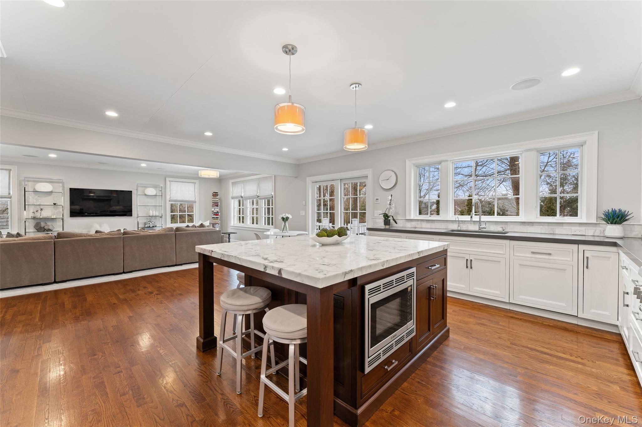 326 Heathcote Road Scarsdale, NY 10583 - Photo 13 of 40