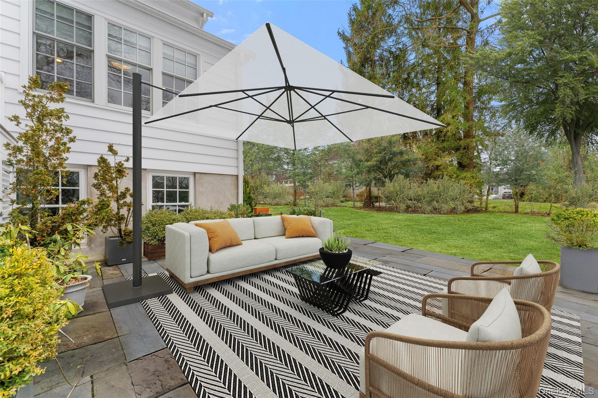 326 Heathcote Road Scarsdale, NY 10583 - Photo 32 of 40