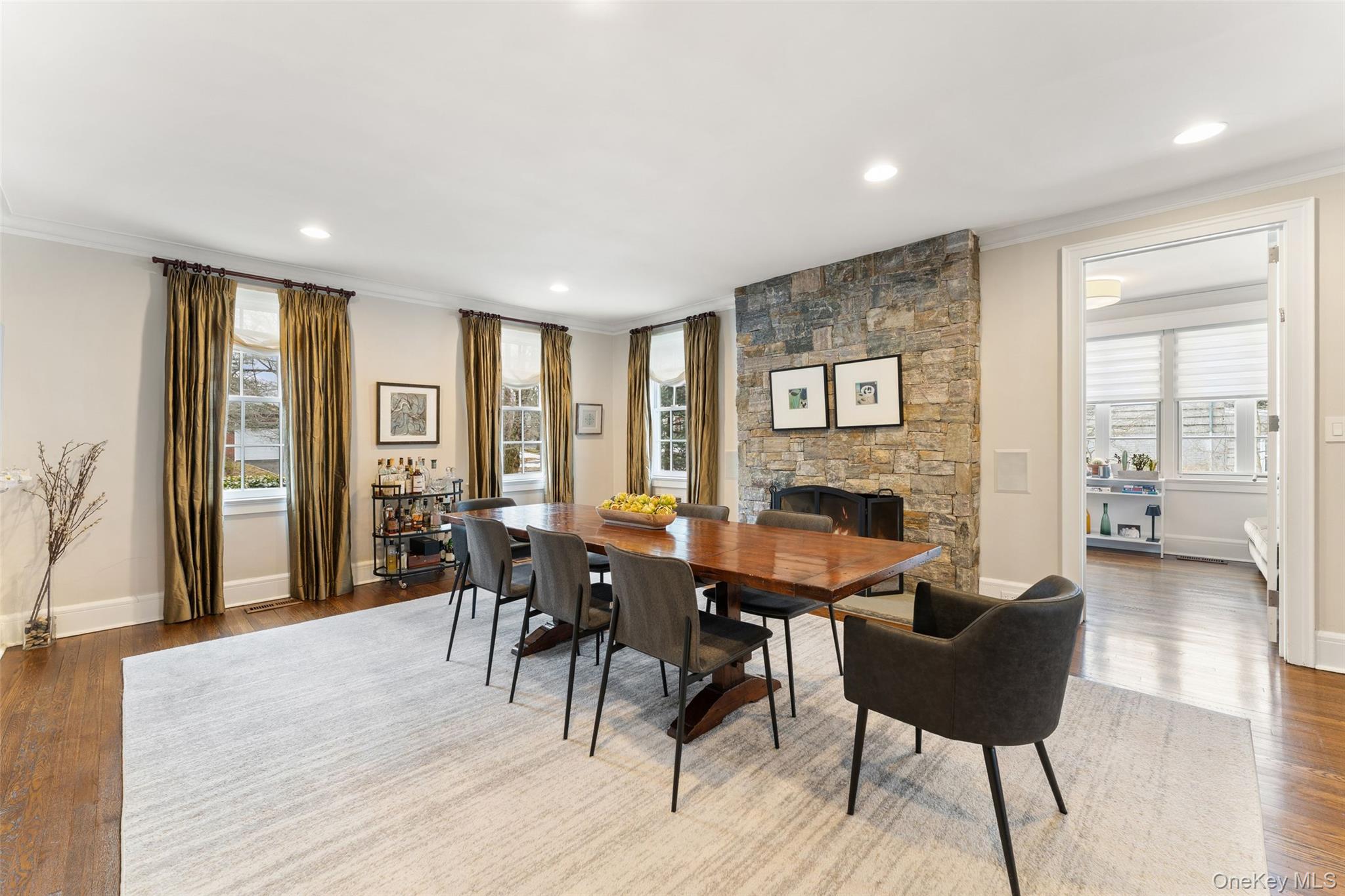 326 Heathcote Road Scarsdale, NY 10583 - Photo 6 of 40