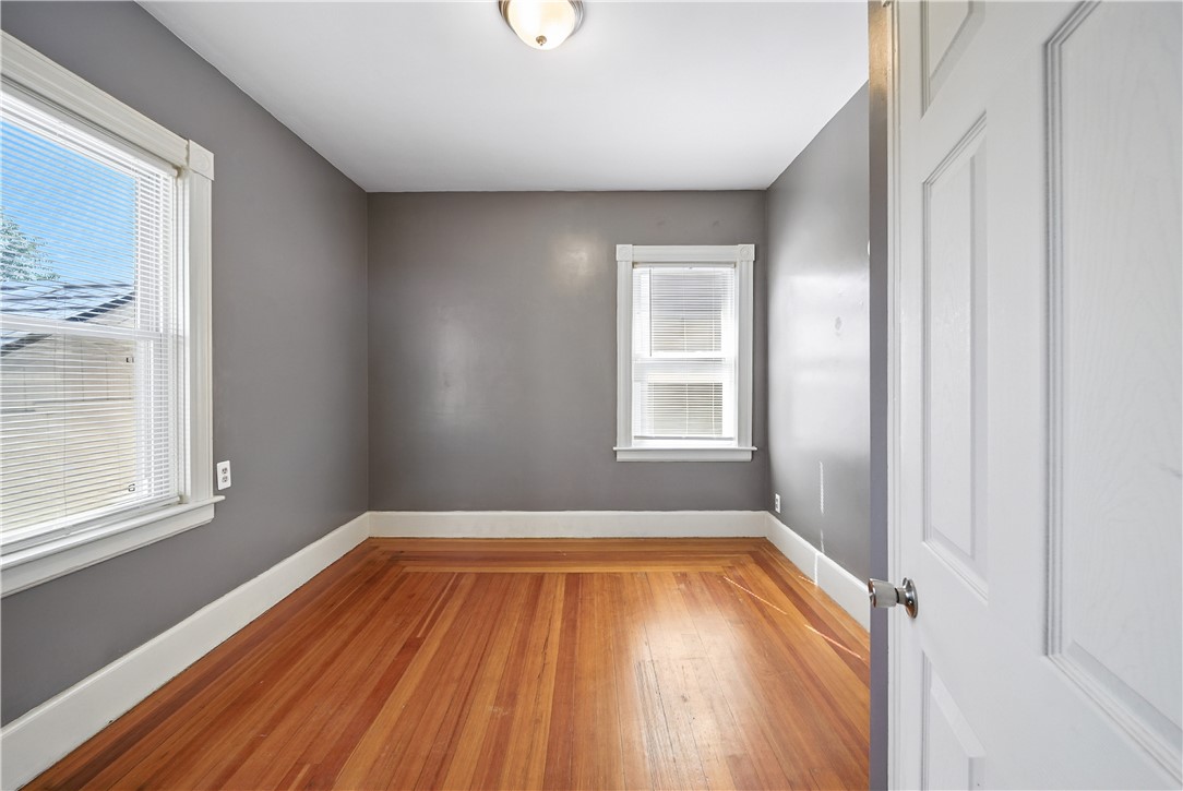 168 Rutherglen Avenue Providence, RI 02907 - Photo 9 of 25 Gallery Image 9