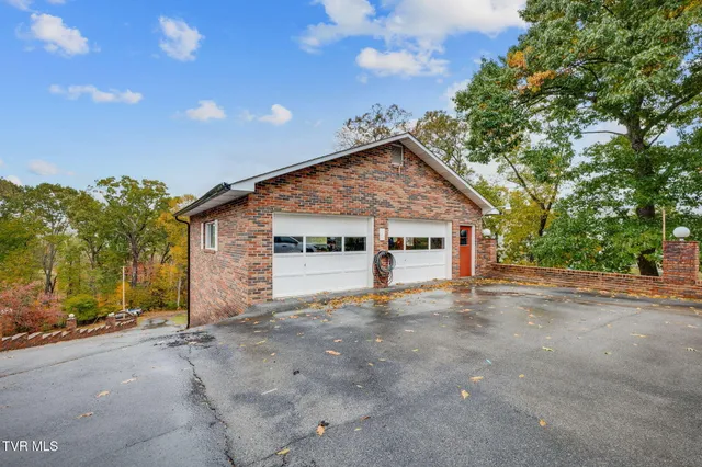 $725,000 | 161 Judge Ben Allen Road, Elizabethton, TN 37643