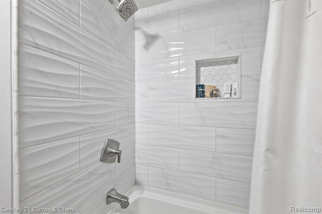 417 Chicago Drive Howell, MI 48843 - Photo 36 of 58 Gallery Image 36