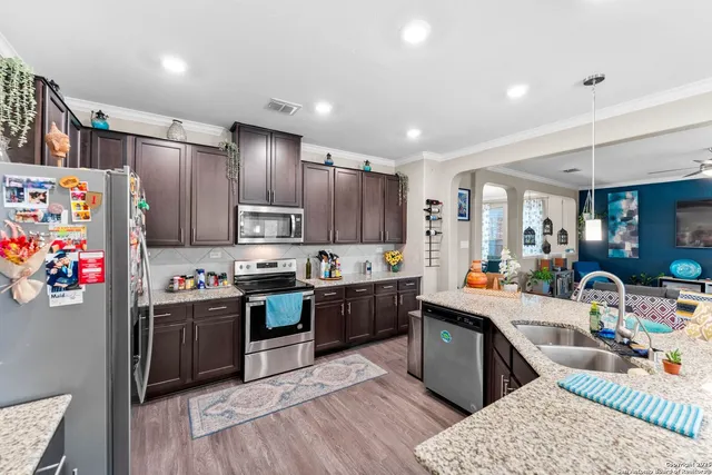 $2,600 | 5115 Escudero, San Antonio, TX 78261