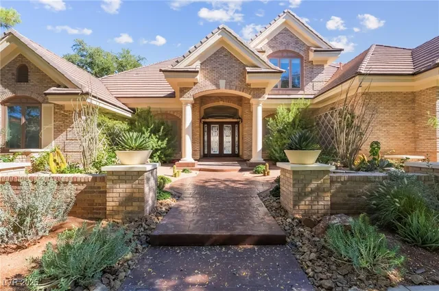 $2,500,000 | 2335 Dolphin Court, Henderson, NV 89074