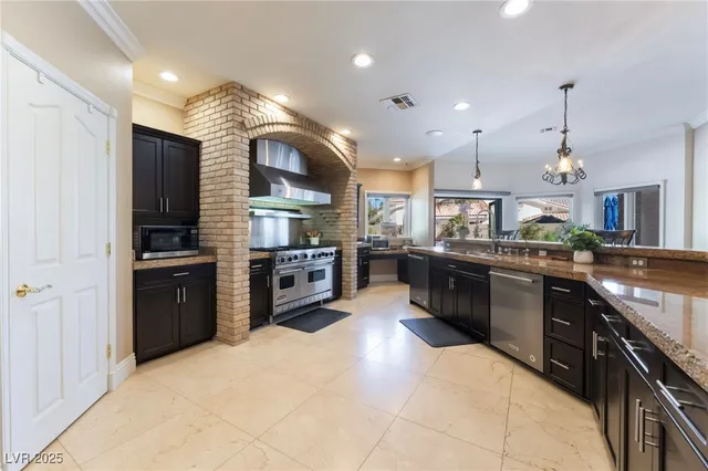 $2,500,000 | 2335 Dolphin Court, Henderson, NV 89074