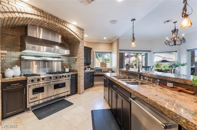 $2,500,000 | 2335 Dolphin Court, Henderson, NV 89074