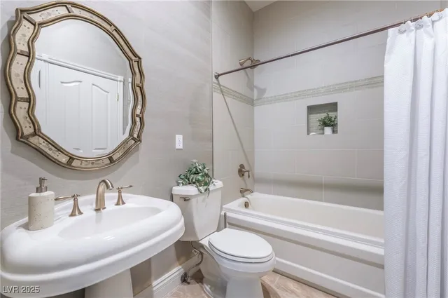 $2,500,000 | 2335 Dolphin Court, Henderson, NV 89074