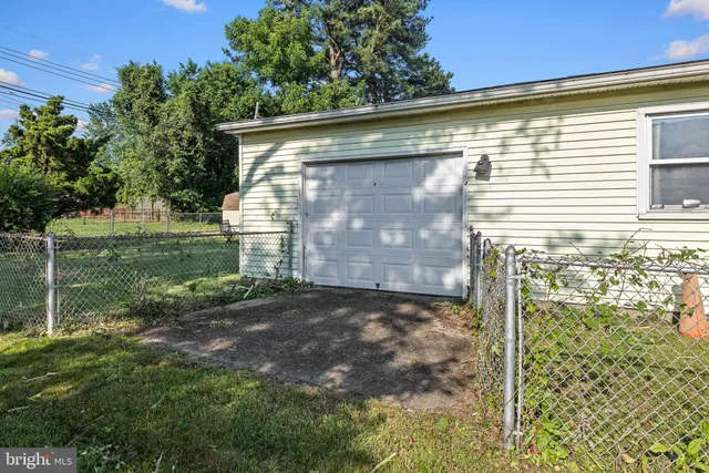 $2,600 | 816 Lincoln Street, Dover, DE 19904