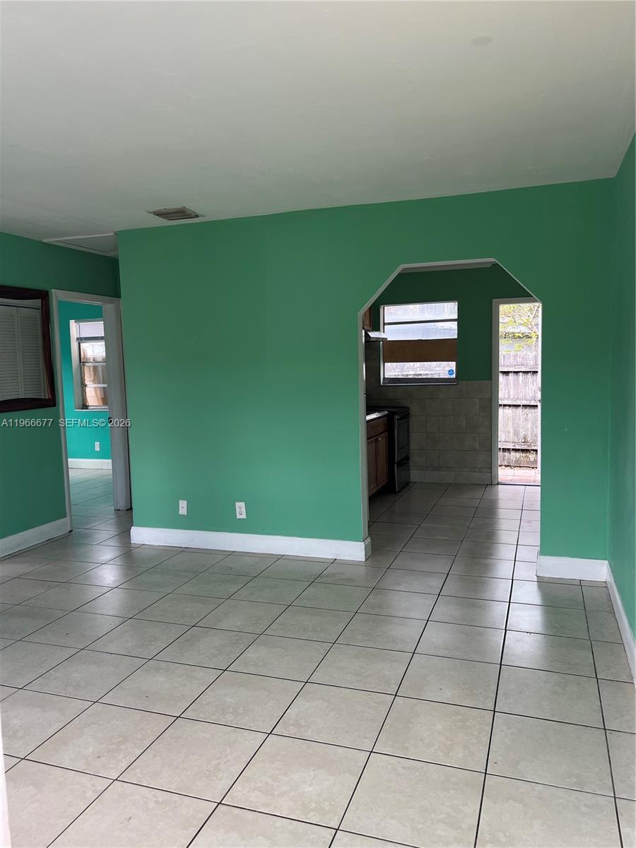 1013 Foster Road, Unit 1 Hallandale Beach, FL 33009 - Photo 4 of 13