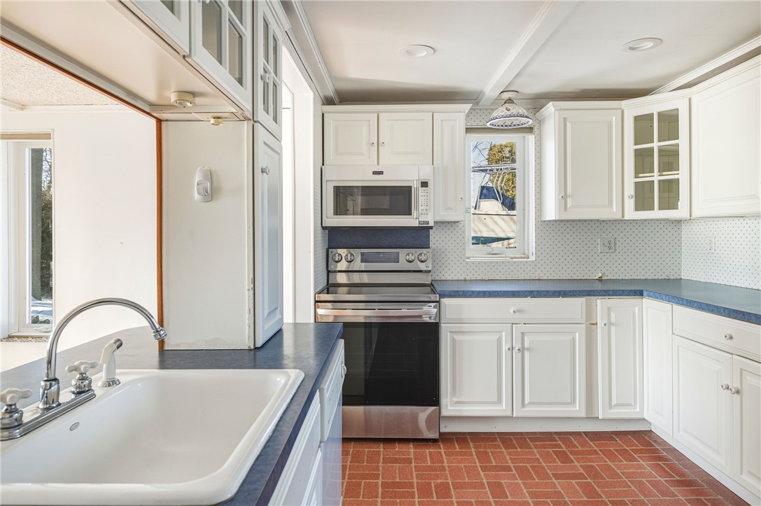 7 Conch Road Narragansett, RI 02882 - Photo 15 of 41