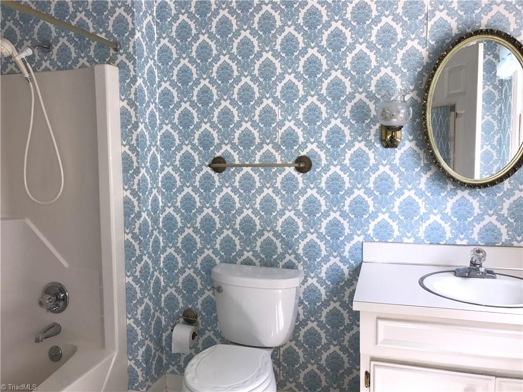104 Royal Road Jamestown, NC 27282 - Photo 20 of 30 Gallery Image 20