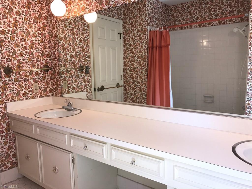 104 Royal Road Jamestown, NC 27282 - Photo 21 of 30 Gallery Image 21