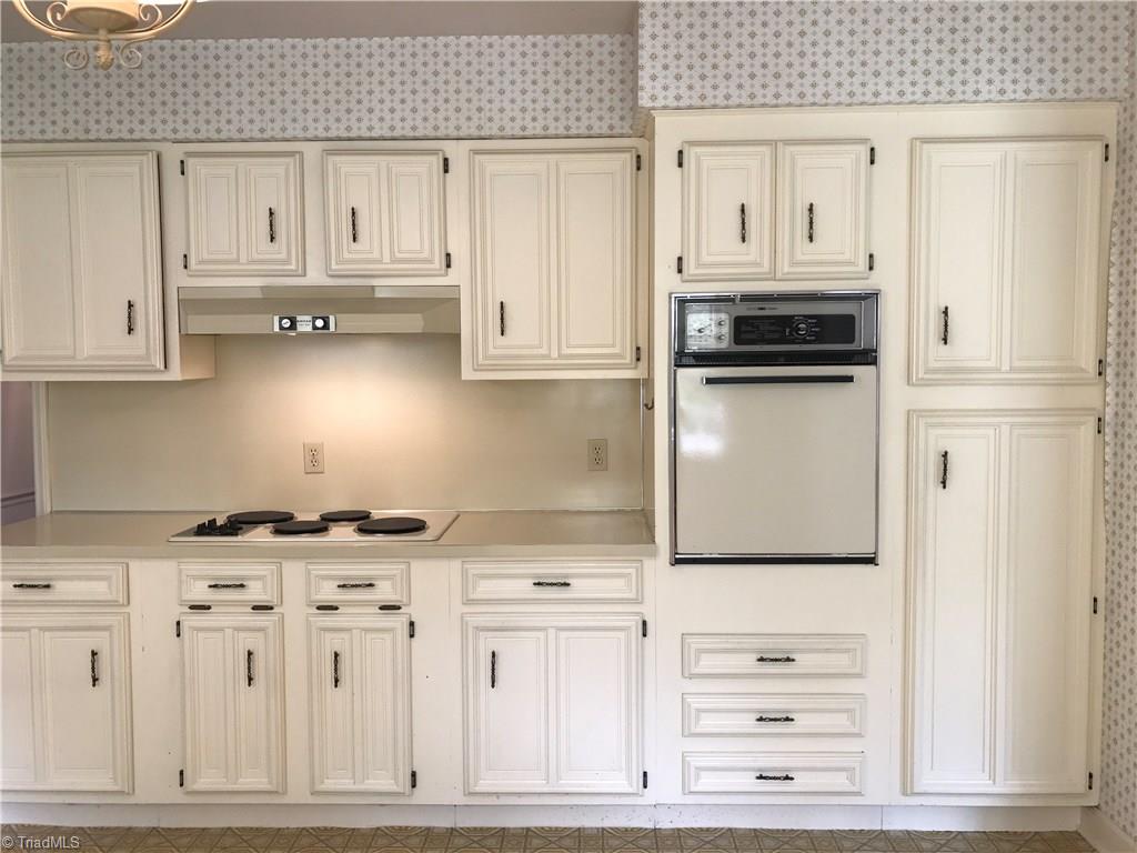 104 Royal Road Jamestown, NC 27282 - Photo 10 of 30 Gallery Image 10