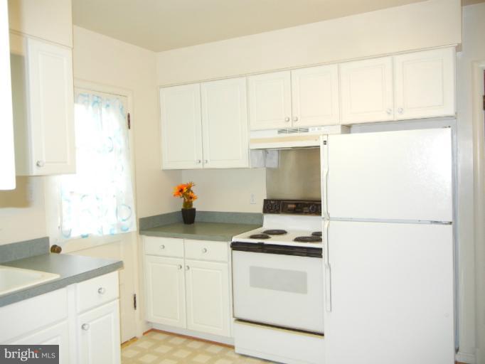 908 Tanley Road Silver Spring, MD 20904 - Photo 9 of 13 Kitchen