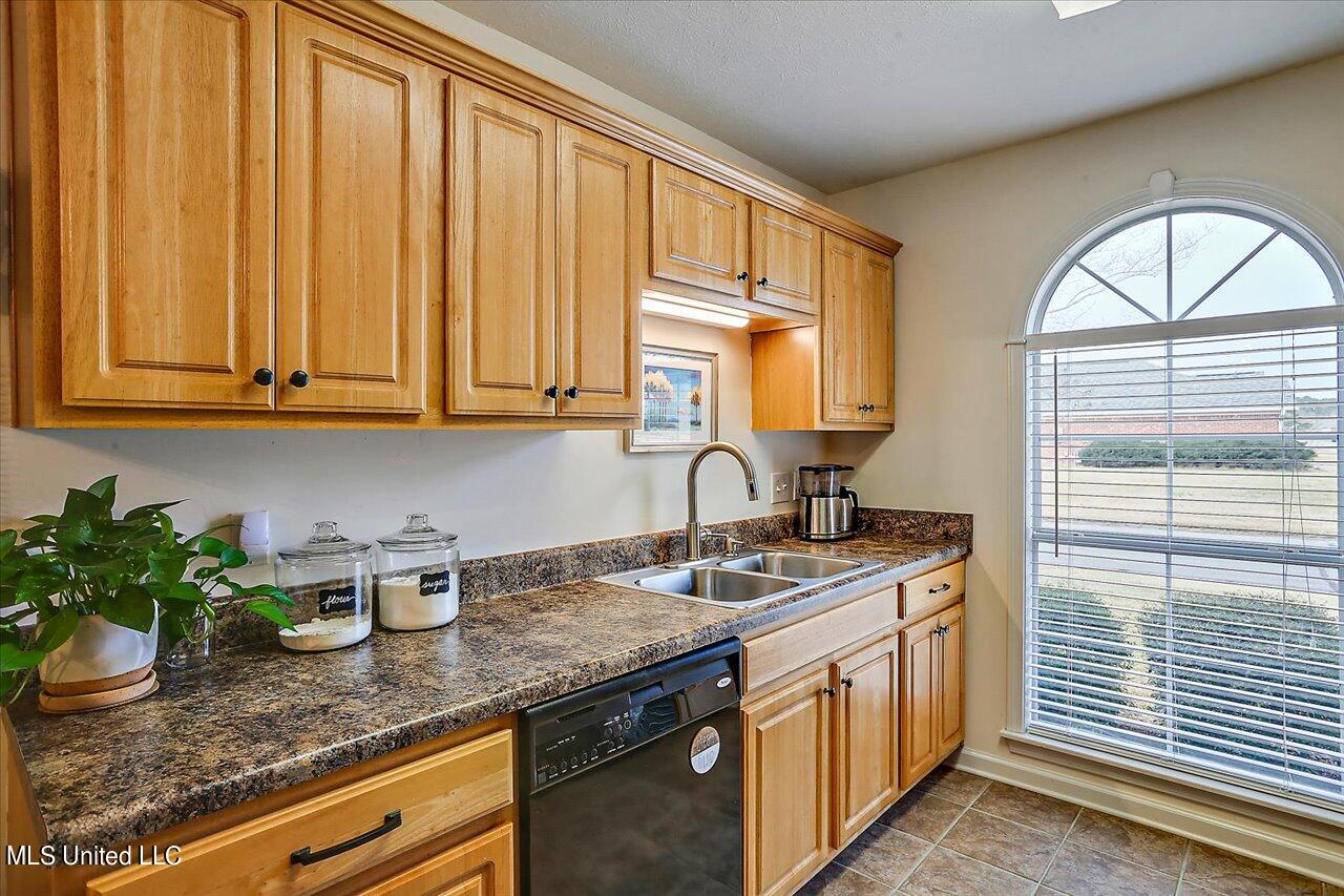 514 Ridgeway Drive Brandon, MS 39047 - Photo 9 of 23 12-514 Ridgeway Drive