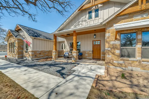 $665,000 | 113 Hondo Vista, La Vernia, TX 78121