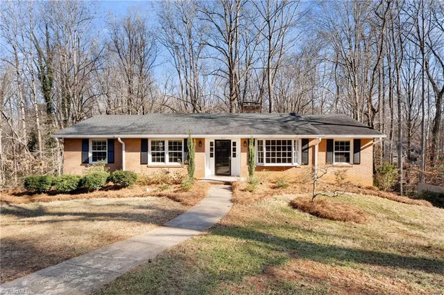 $375,000 | 3239 Linda Circle, Winston-Salem, NC 27106