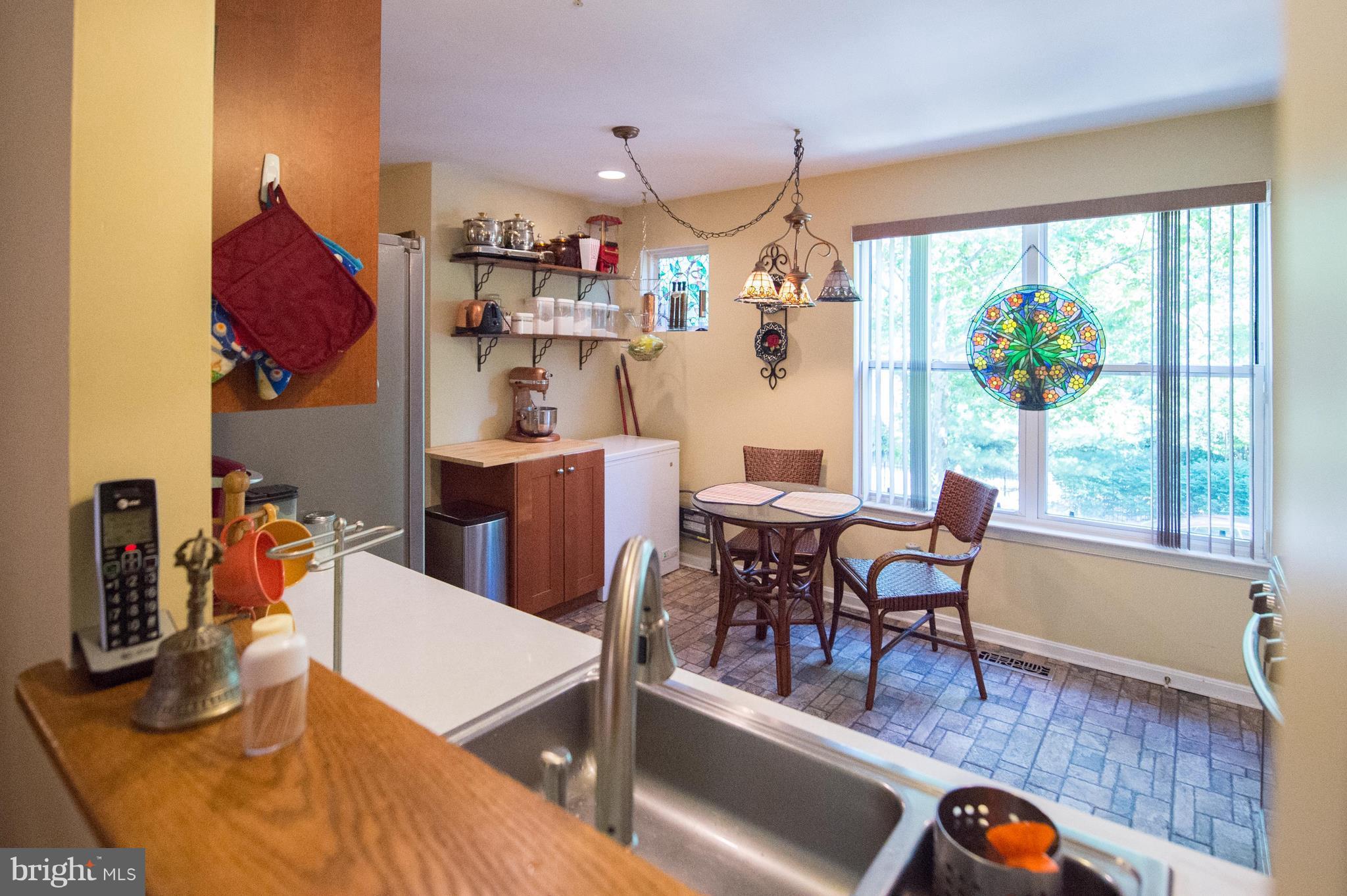 405 Chadford Road Baltimore, MD 21212 - Photo 6 of 25 Kitchen with Pass-thru to Dining Room