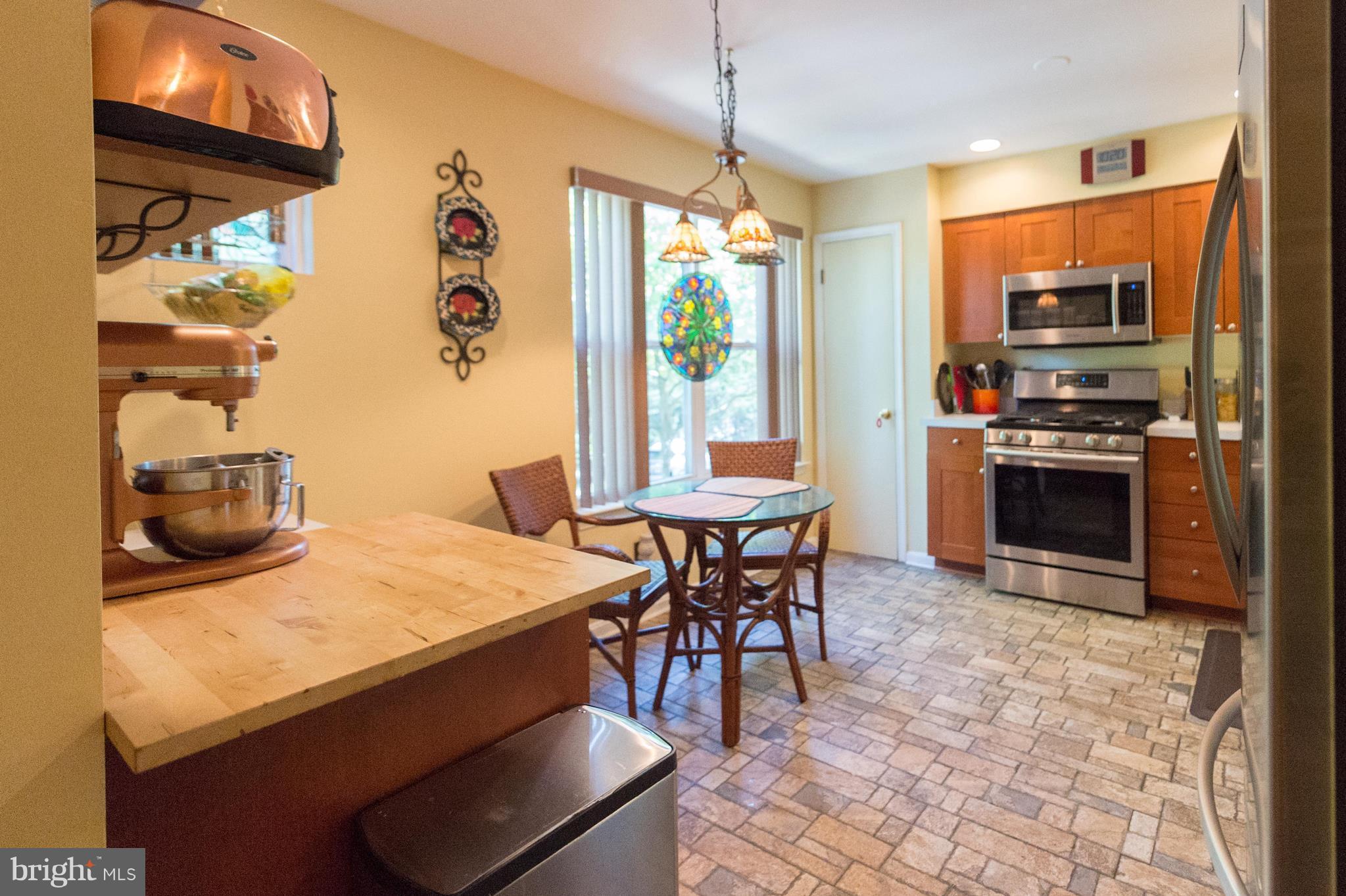 405 Chadford Road Baltimore, MD 21212 - Photo 7 of 25 Kitchen with Ceramic Flooring
