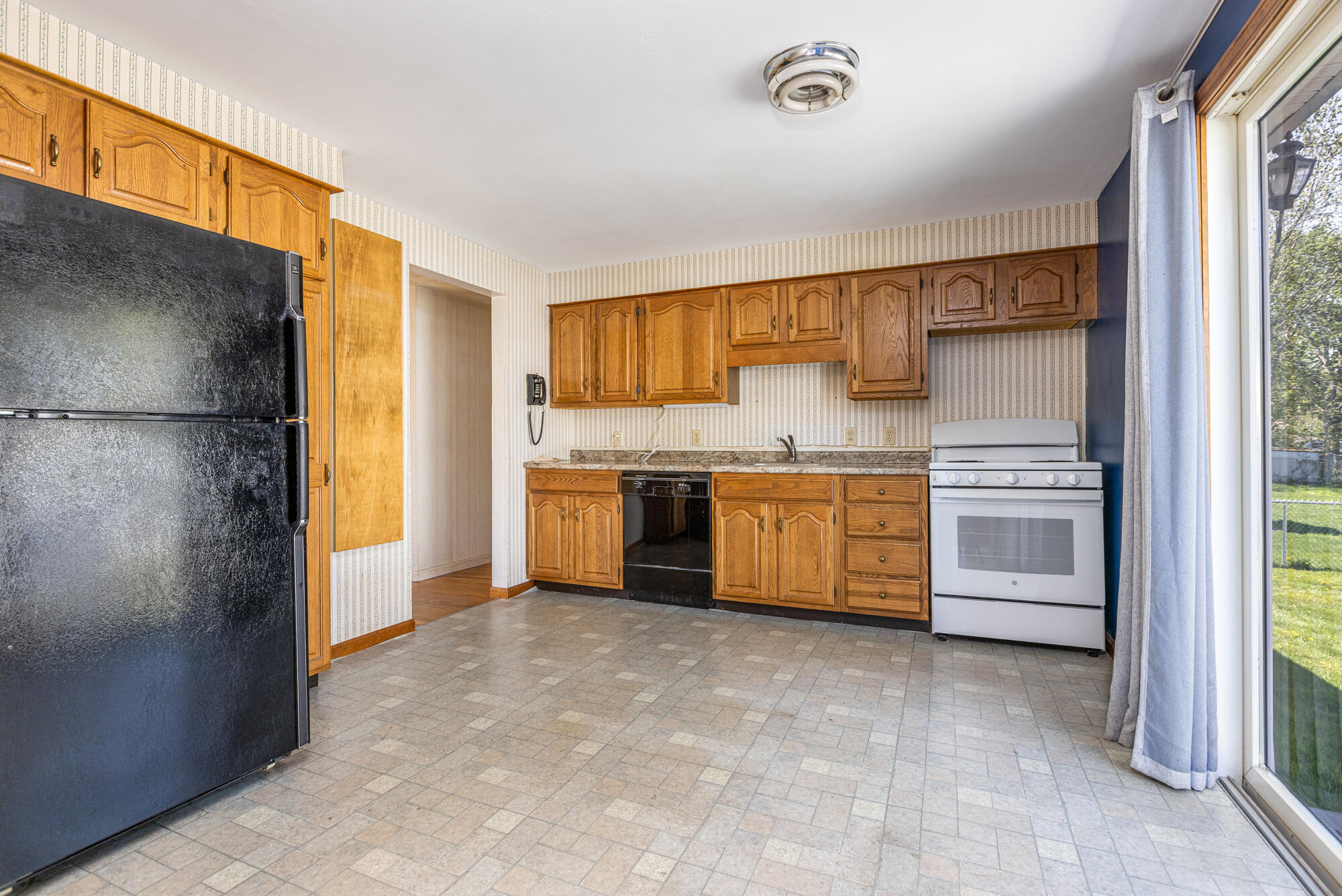 39 Samuel Road Portland, ME 04103 - Photo 6 of 33 39 Samuel Rd._W5_004