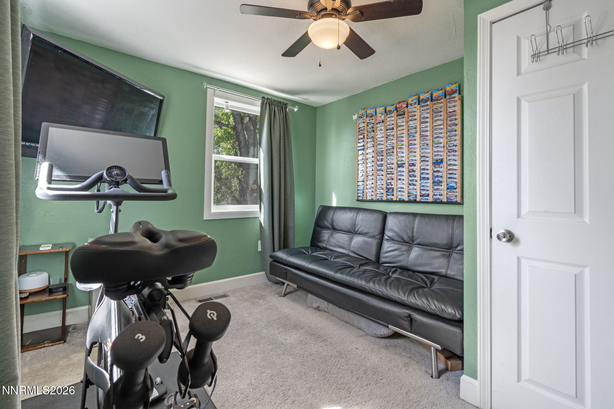 417 H Street Sparks, NV 89431 - Photo 24 of 46 a living room with furniture and a window