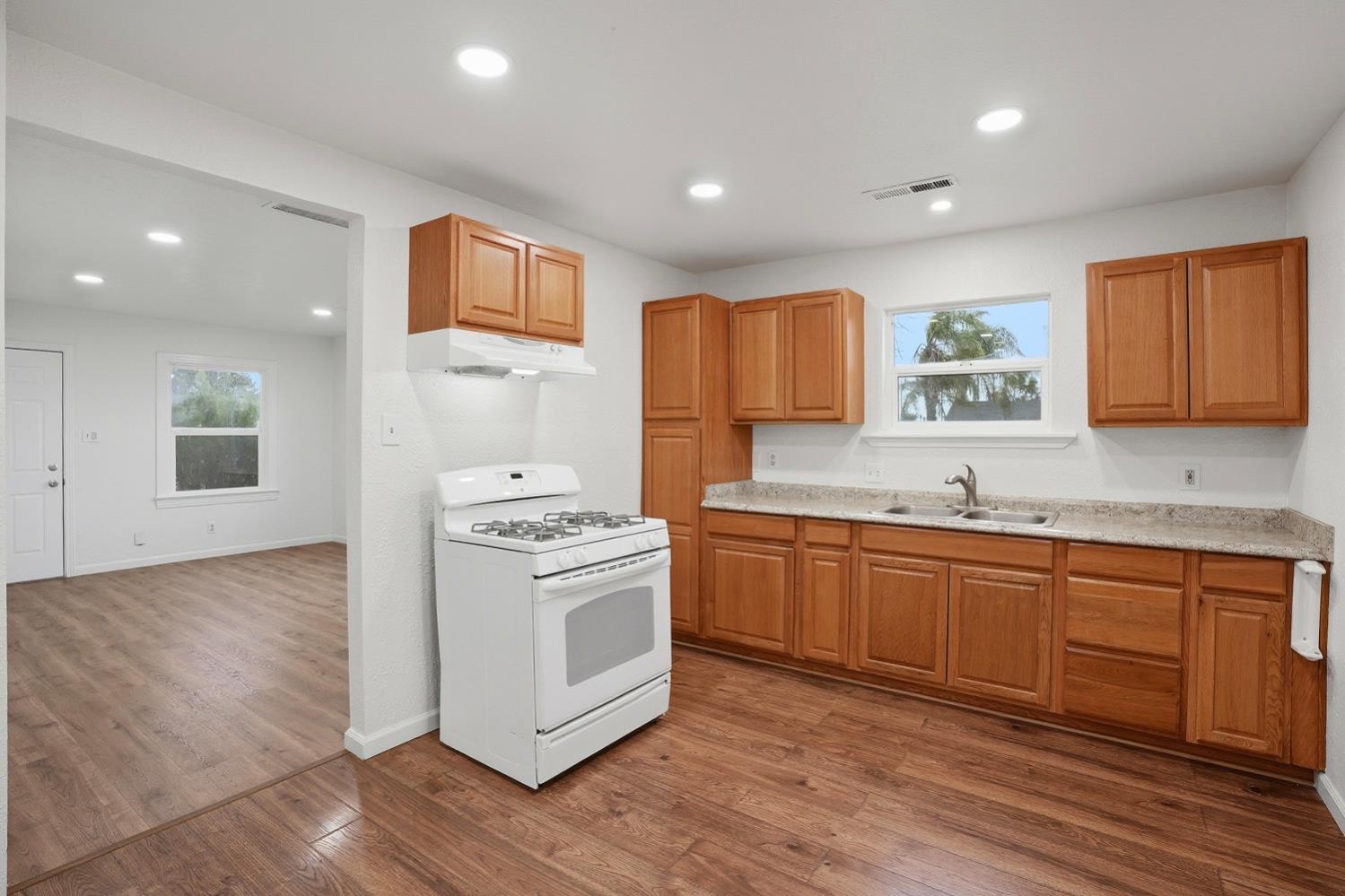 2410 East Gerard Avenue Merced, CA 95341 - Photo 2 of 42