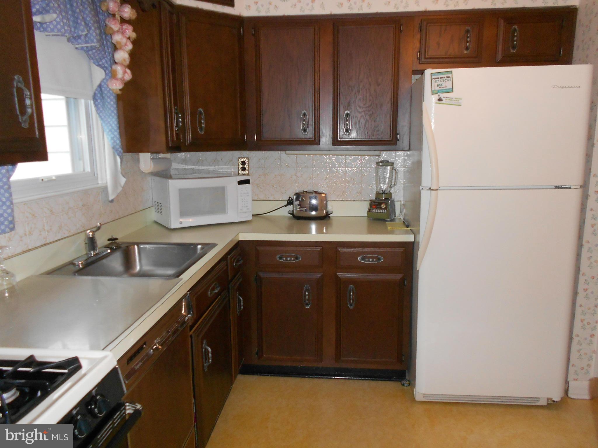 111 Ridgefield Road Lutherville-Timonium, MD 21093 - Photo 6 of 30 Kitchen