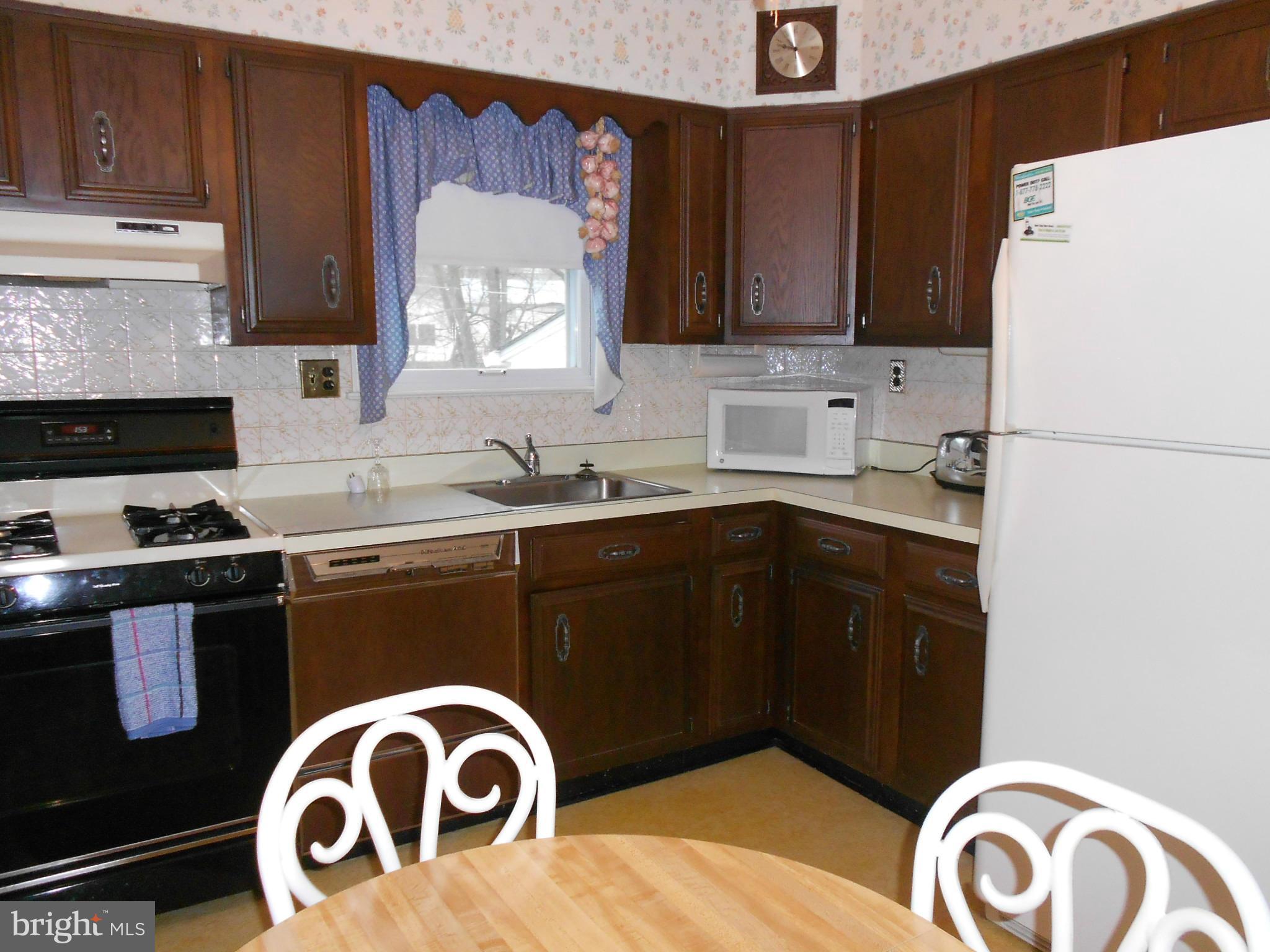 111 Ridgefield Road Lutherville-Timonium, MD 21093 - Photo 7 of 30 Kitchen