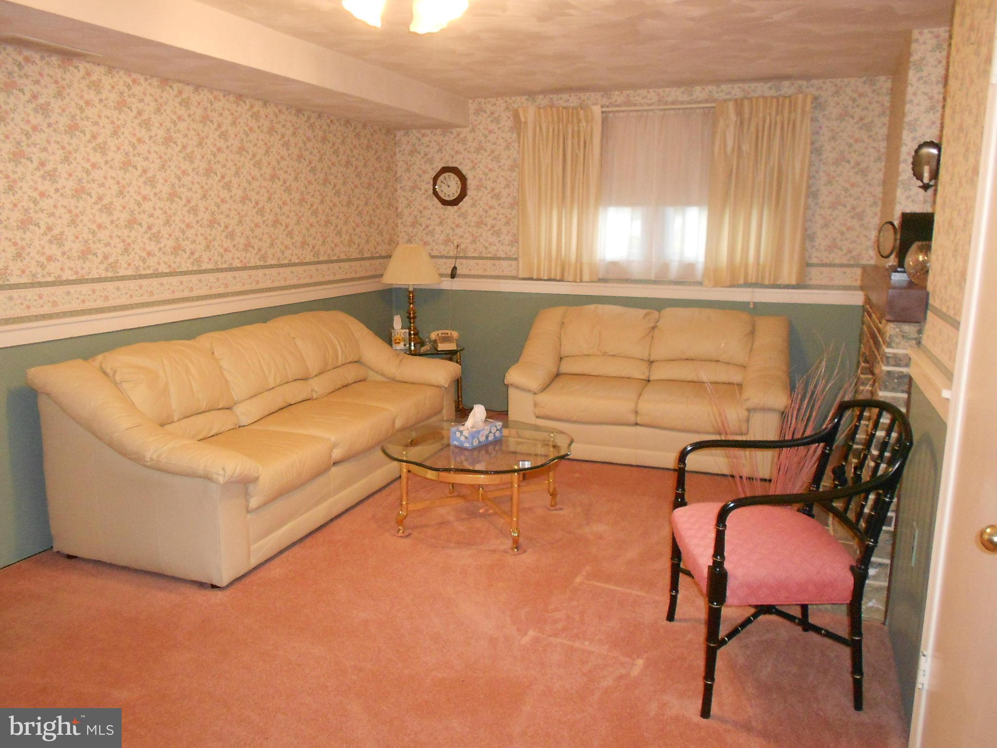 111 Ridgefield Road Lutherville-Timonium, MD 21093 - Photo 9 of 30 Family Room