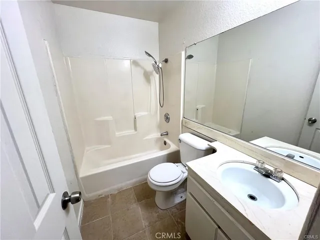 $1,800 | 16214 Juniper Street, Unit 1A, Hesperia, CA 92345
