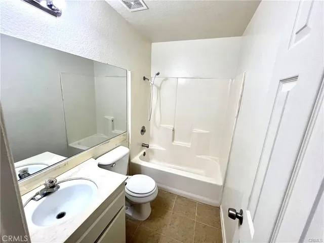 $1,800 | 16214 Juniper Street, Unit 1A, Hesperia, CA 92345