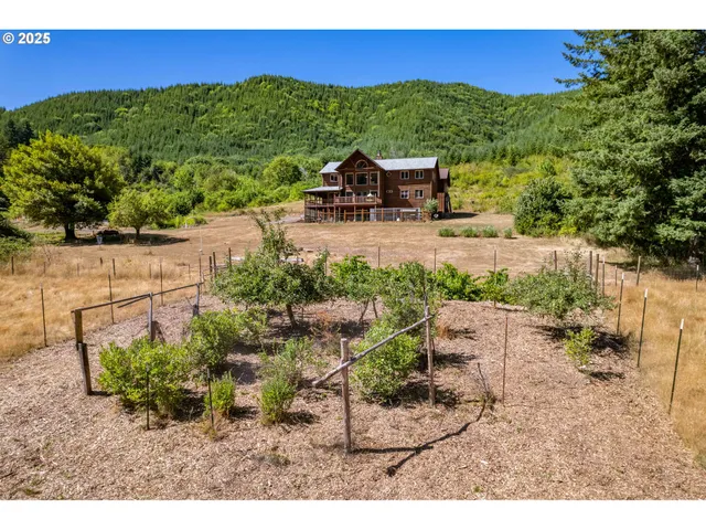 $785,000 | 15755 Highway 36, Deadwood, OR 97430