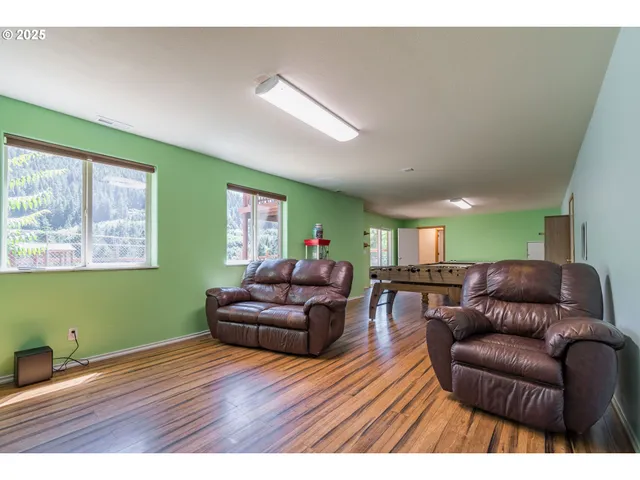 $785,000 | 15755 Highway 36, Deadwood, OR 97430