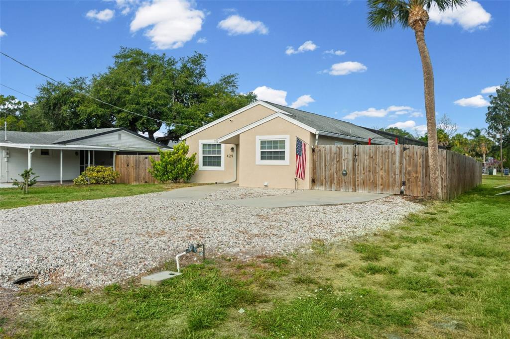 429 Patterson Avenue Osprey, FL 34229 - Photo 5 of 46