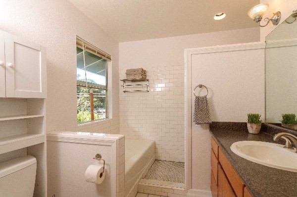 2445 Kolo Road Kilauea, HI 96754 - Photo 7 of 12 Gallery Image 7