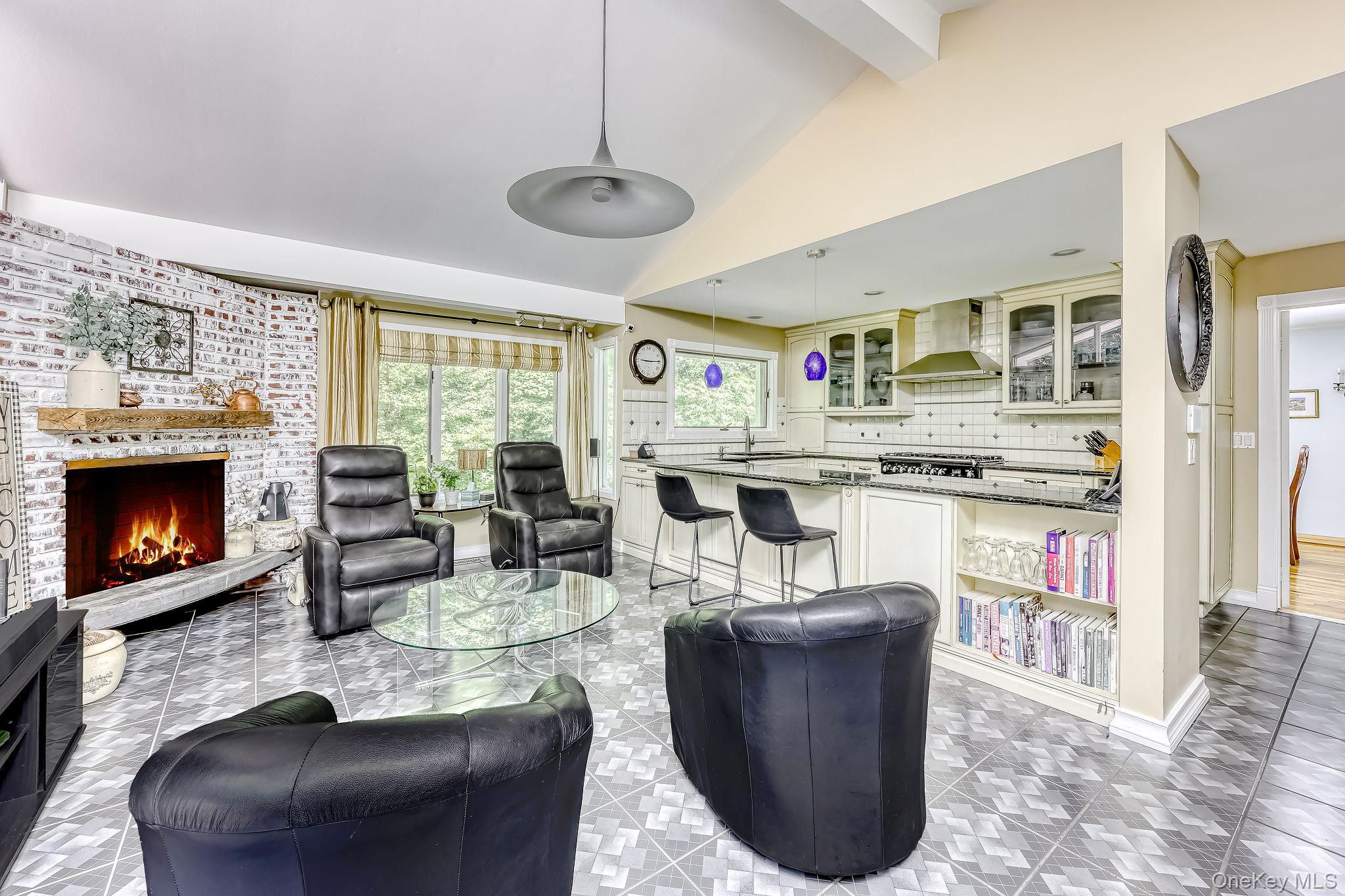 10 Longbow Road Suffern, NY 10901 - Photo 7 of 27