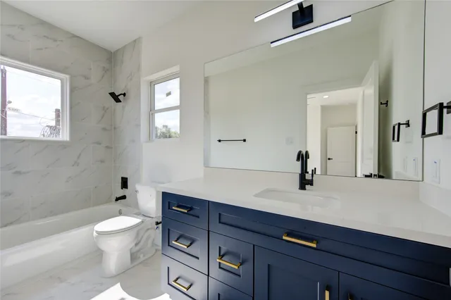 $2,500 | 3639 Rebecca Street, Unit D, Houston, TX 77021