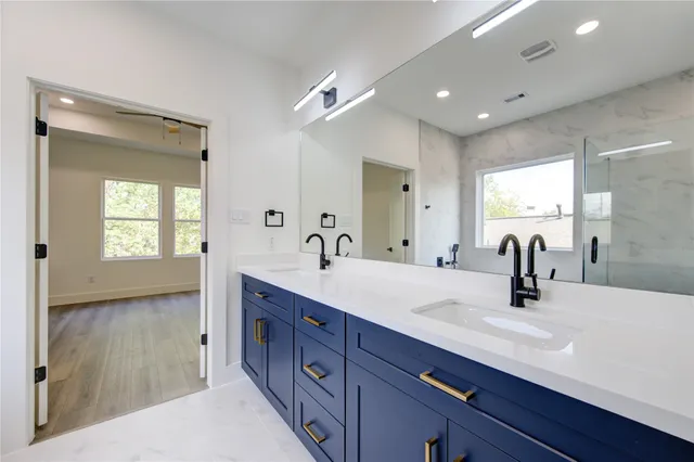 $2,500 | 3639 Rebecca Street, Unit D, Houston, TX 77021