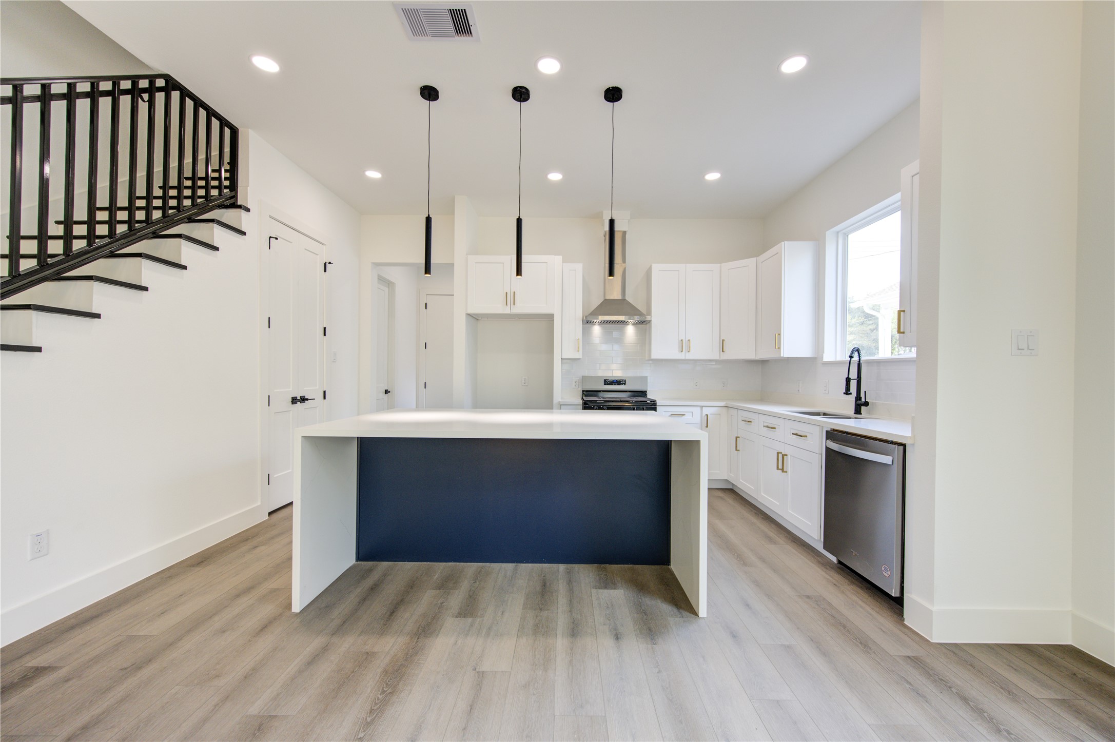 3639 Rebecca Street, Unit D Houston, TX 77021 - Photo 4 of 27