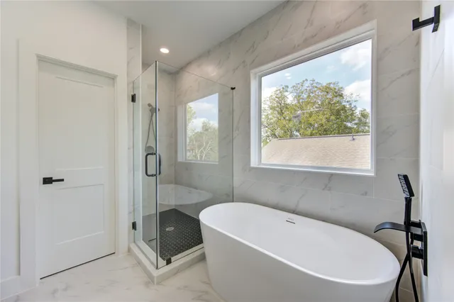 $2,500 | 3639 Rebecca Street, Unit D, Houston, TX 77021