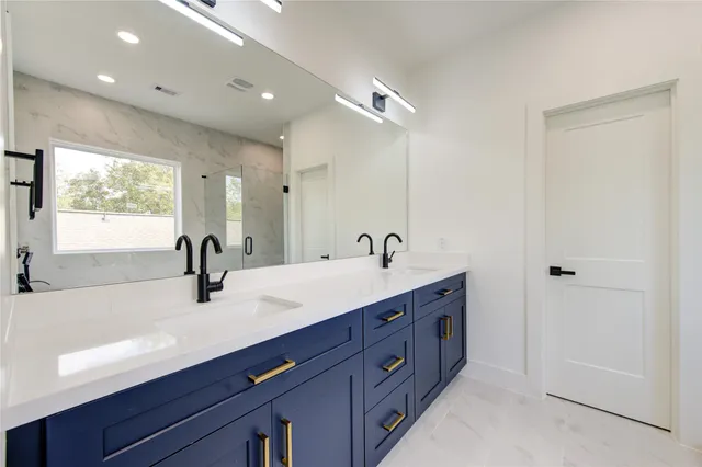 $2,500 | 3639 Rebecca Street, Unit D, Houston, TX 77021