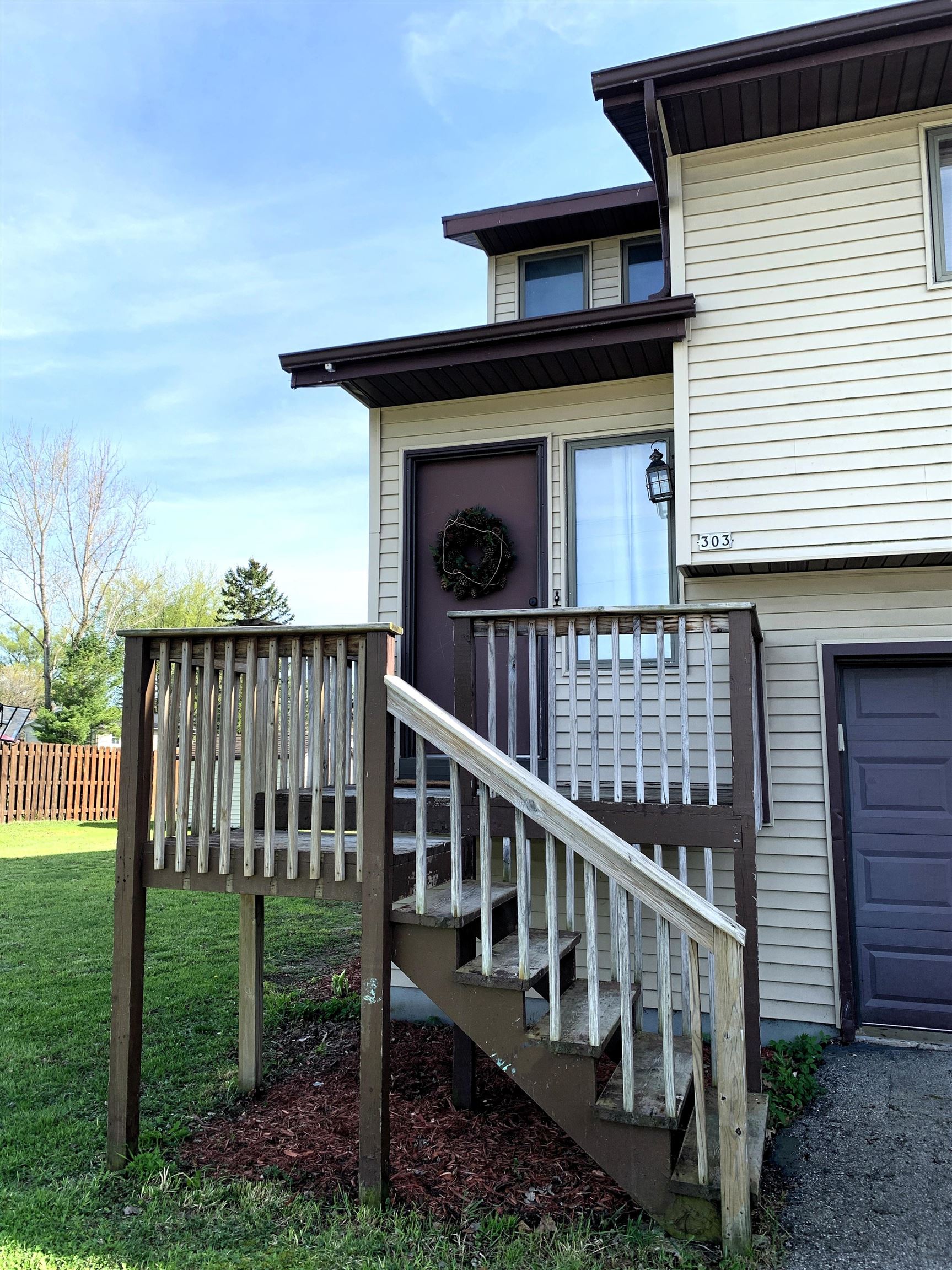 303 Church Street Fall River, WI 53932 - Photo 2 of 36